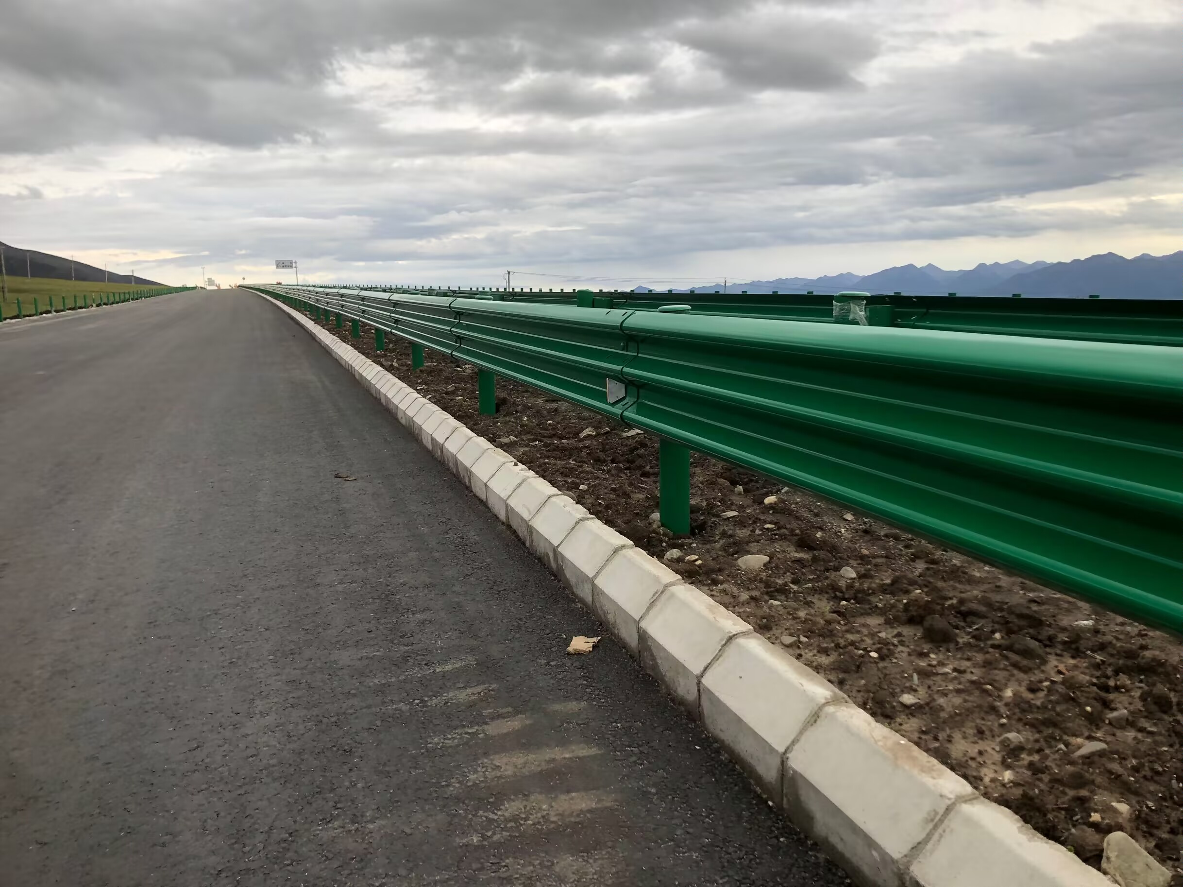 嘉陵区乡村公路波形护栏高速公路波形护栏 - 推荐